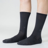 チャコールグレー