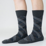 チャコールグレー