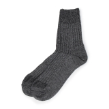 チャコールグレー