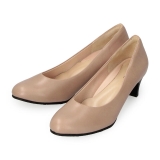 ピンクベージュ