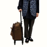 ダークブラウン