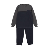 チャコールグレー