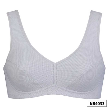 通気性のよい素材のノンワイヤーブラ（フルカップ）