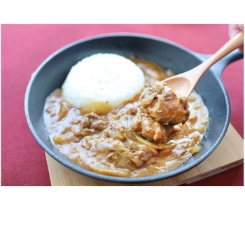 【高知・香川お取り寄せ】しゃぶ亭まる　冷凍オリーブ牛入りとろけるスパイシーカレー5食セット