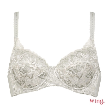バストをきれいに寄せて包んで自然なまるみシルエットへ　３／４カップブラ