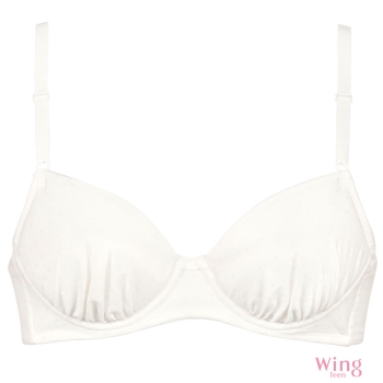 ウイングティーン　成長期のバストをしっかりささえる(ワイヤー入り・3/4カップ)