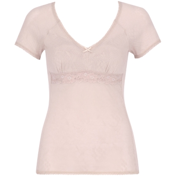 風通しのいい綿100％のメッシュ素材を使用した「カップ付き３分袖」