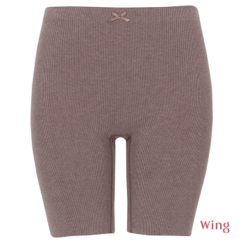 あったか毛パン　３分丈　薄手でよく伸びてアウターにひびきにくい